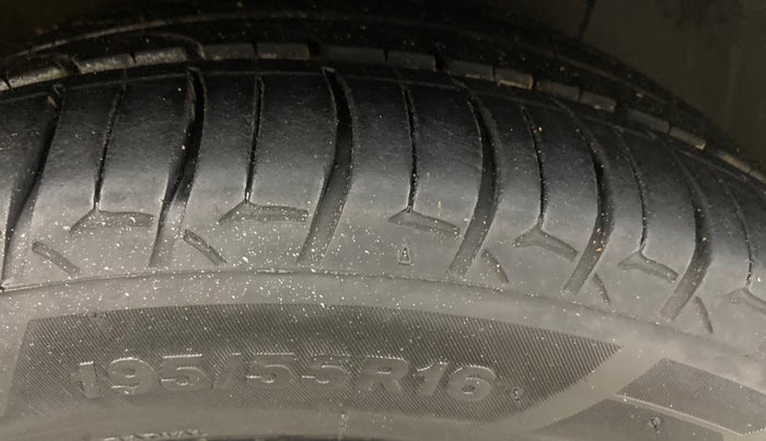 2018 Hyundai Verna 1.6 CRDI SX + AT, Diesel, Automatic, 1,24,498 km, Right Front Tyre Tread