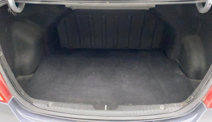 2014 Hyundai Verna FLUIDIC 1.6 VTVT SX, Petrol, Manual, 69,505 km, Boot Inside