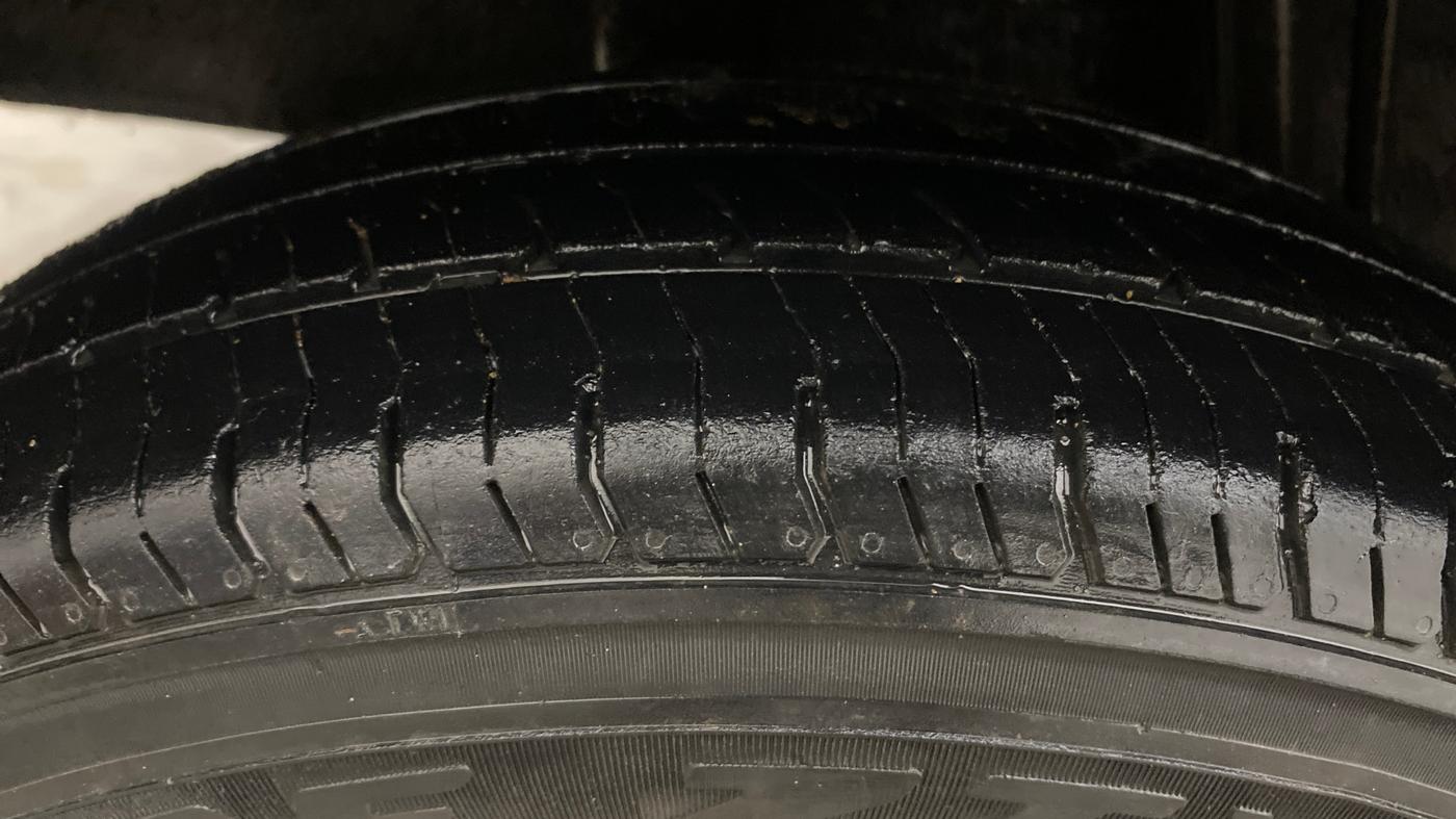2015 Renault Kwid RXT 0.8, Petrol, Manual, 70,017 km, Right Rear Tyre Tread
