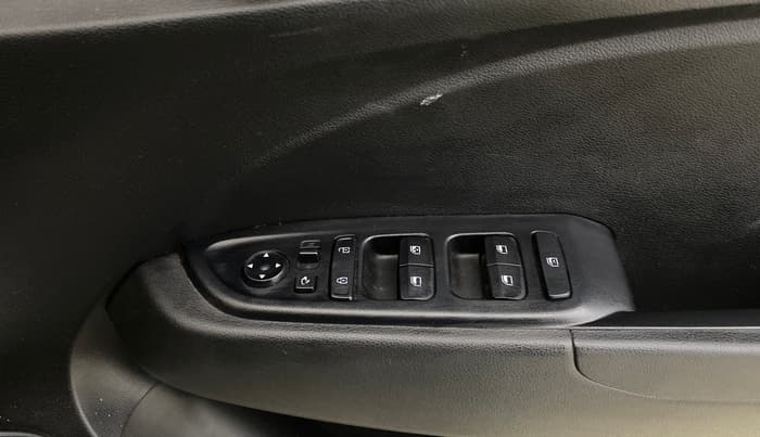 2019 Hyundai VENUE SX PLUS 1.0 TURBO DCT, Petrol, Automatic, 48,572 km, Driver Side Door Panels Control