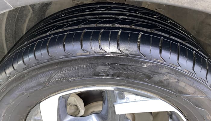 2019 Hyundai VENUE SX PLUS 1.0 TURBO DCT, Petrol, Automatic, 48,572 km, Left Front Tyre Tread