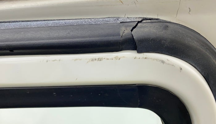 2011 Maruti Swift VXI, Petrol, Manual, 1,32,749 km, Driver-side door - Minor scratches