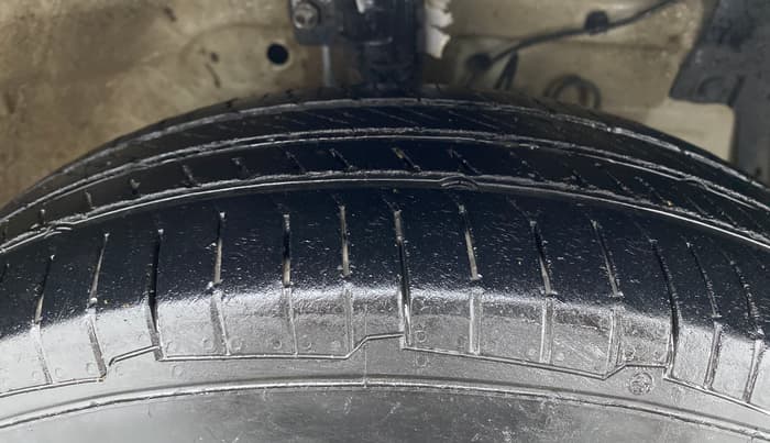 2015 Maruti Swift VDI ABS, Diesel, Manual, 44,227 km, Right Front Tyre Tread