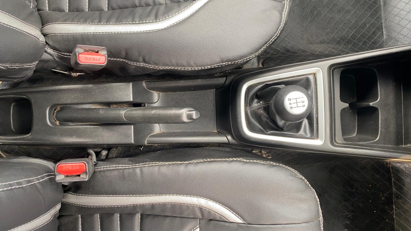 2018 Maruti Swift LDI, Diesel, Manual, 1,07,989 km, Gear Lever