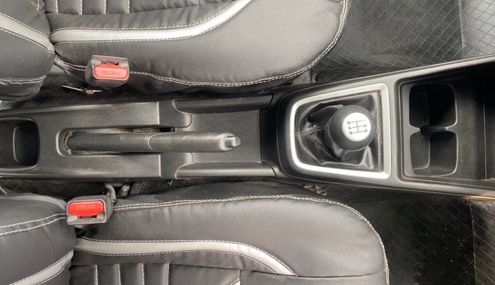 2018 Maruti Swift LDI, Diesel, Manual, 1,07,810 km, Gear Lever