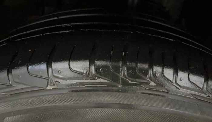 2020 Tata NEXON XZA PLUS SUNROOF PETROL, Petrol, Automatic, 39,033 km, Left Front Tyre Tread