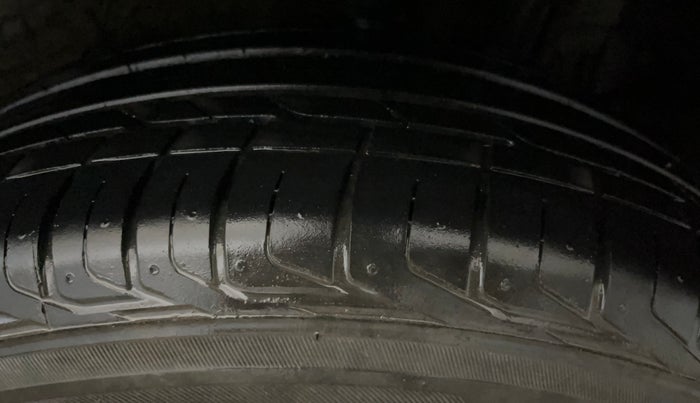 2020 Tata NEXON XZA PLUS SUNROOF PETROL, Petrol, Automatic, 39,033 km, Left Rear Tyre Tread