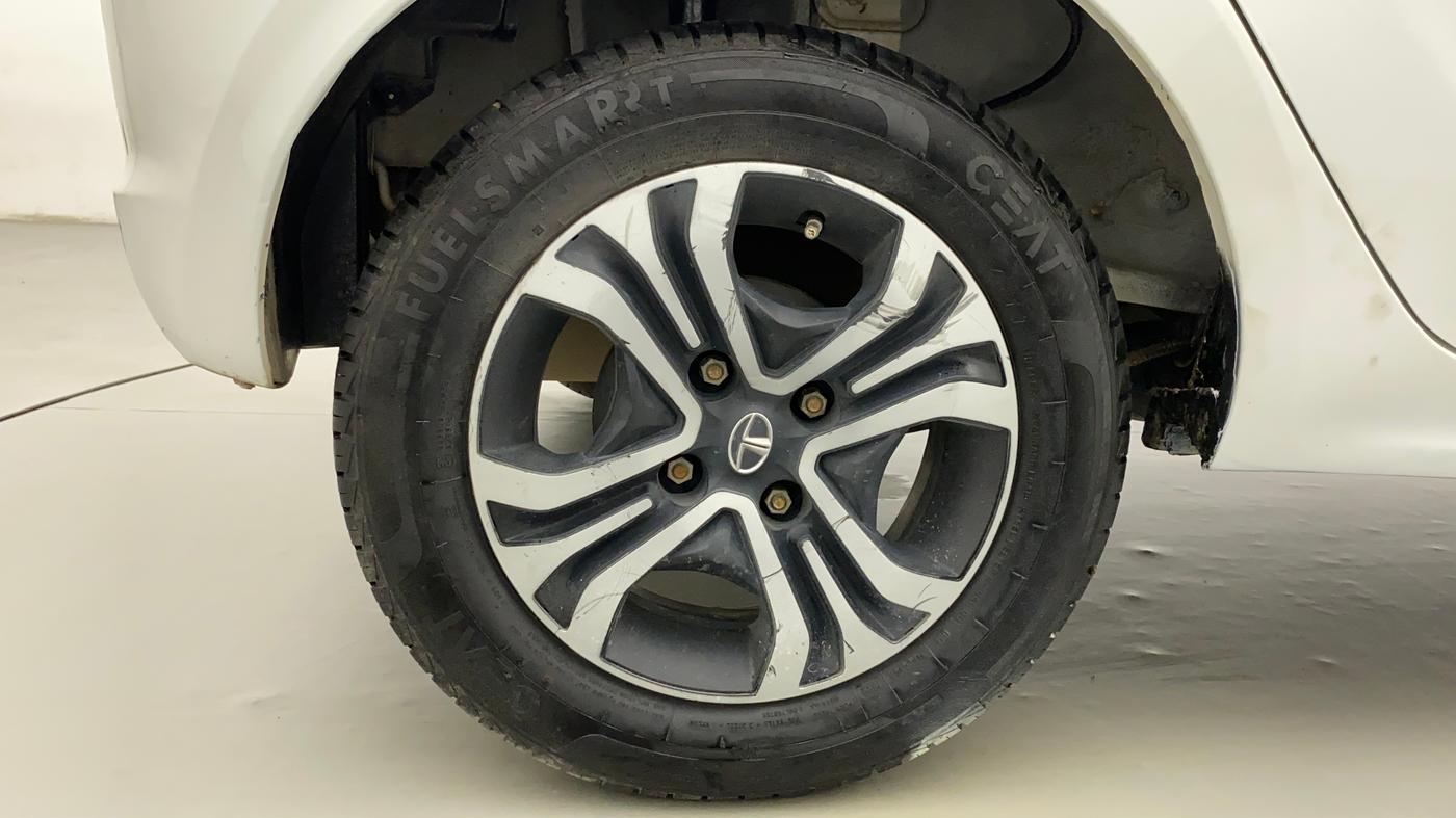 2019 Tata Tiago XZ DIESEL, Diesel, Manual, 29,229 km, Right Rear Wheel