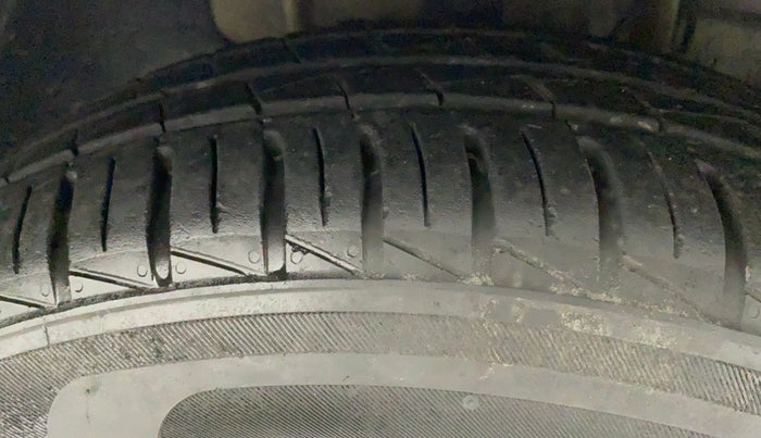2019 Tata Tiago XZ DIESEL, Diesel, Manual, 29,229 km, Right Front Tyre Tread