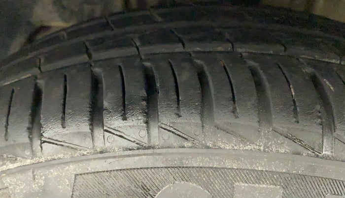 2019 Tata Tiago XZ DIESEL, Diesel, Manual, 29,229 km, Left Front Tyre Tread