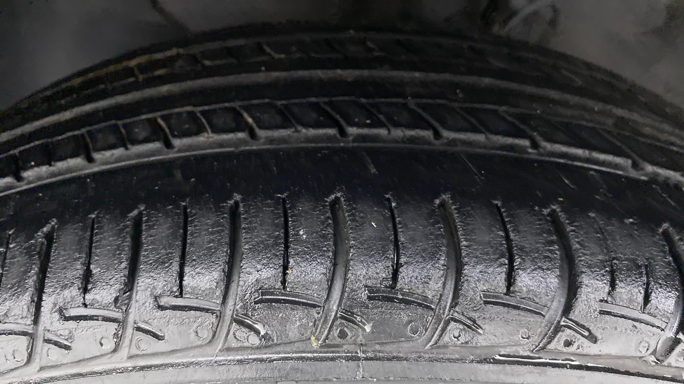2019 Hyundai Elite i20 1.2 SPORTS PLUS VTVT, Petrol, Manual, 21,663 km, Left Front Tyre Tread