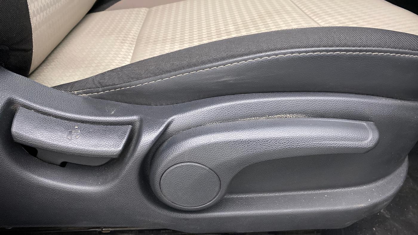 2019 Hyundai Elite i20 1.2 SPORTS PLUS VTVT, Petrol, Manual, 21,663 km, Driver Side Adjustment Panel