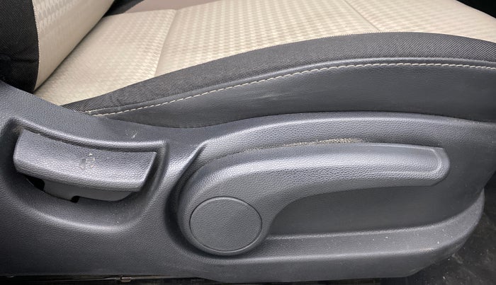 2019 Hyundai Elite i20 1.2 SPORTS PLUS VTVT, Petrol, Manual, 21,663 km, Driver Side Adjustment Panel