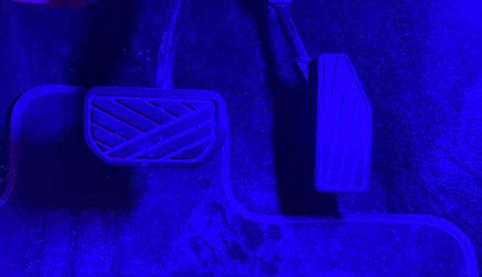 2019 Toyota Glanza V CVT, CNG, Automatic, 84,272 km, Pedals