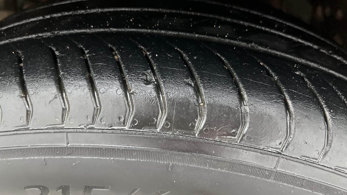 2021 Maruti S Cross ZETA 1.5, Petrol, Manual, 1,20,569 km, Left Front Tyre Tread