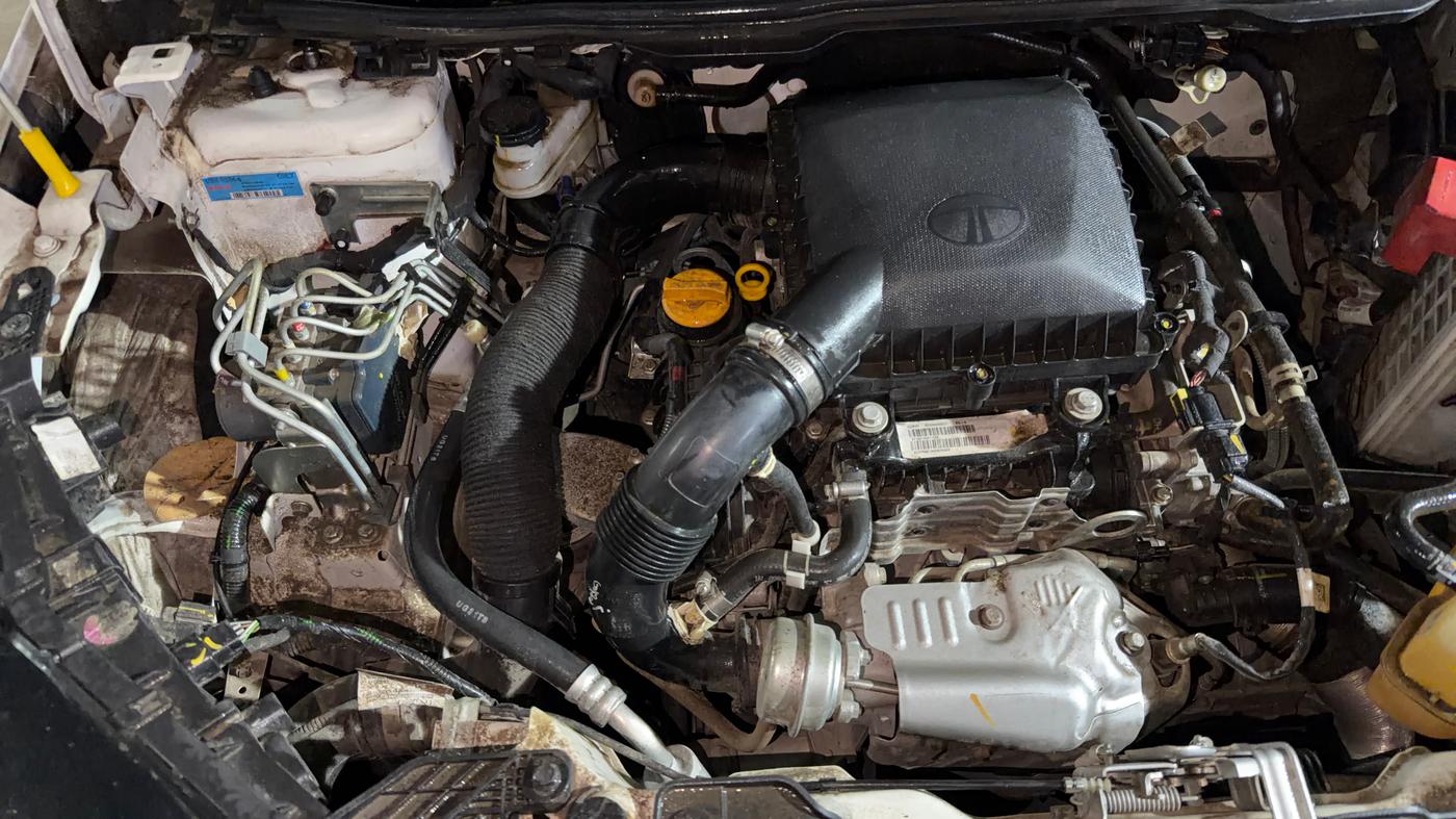 2024 Tata Curvv Accomplished S 1.2 Petrol 7DCA, Petrol, Automatic, 6,773 km, Engine View - Right