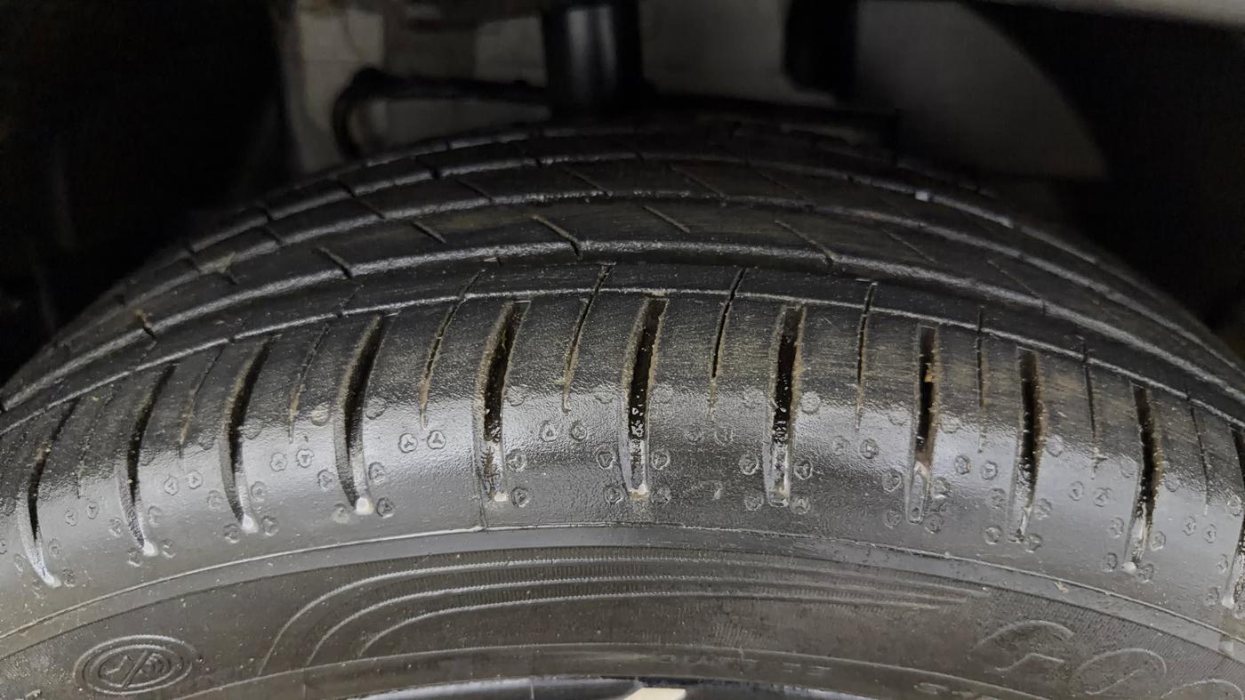 2024 Tata Curvv Accomplished S 1.2 Petrol 7DCA, Petrol, Automatic, 6,773 km, Right Front Tyre Tread