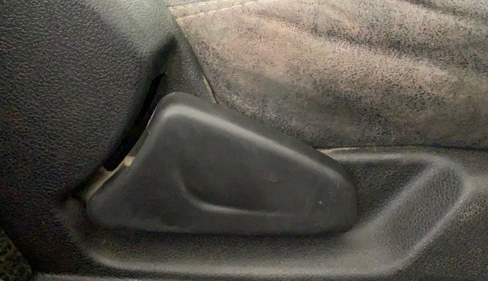 2017 Renault Kwid RXT 1.0 AMT (O), Petrol, Automatic, 99,229 km, Driver Side Adjustment Panel