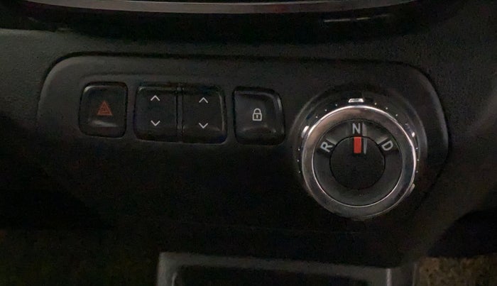 2017 Renault Kwid RXT 1.0 AMT (O), Petrol, Automatic, 99,229 km, Gear Lever