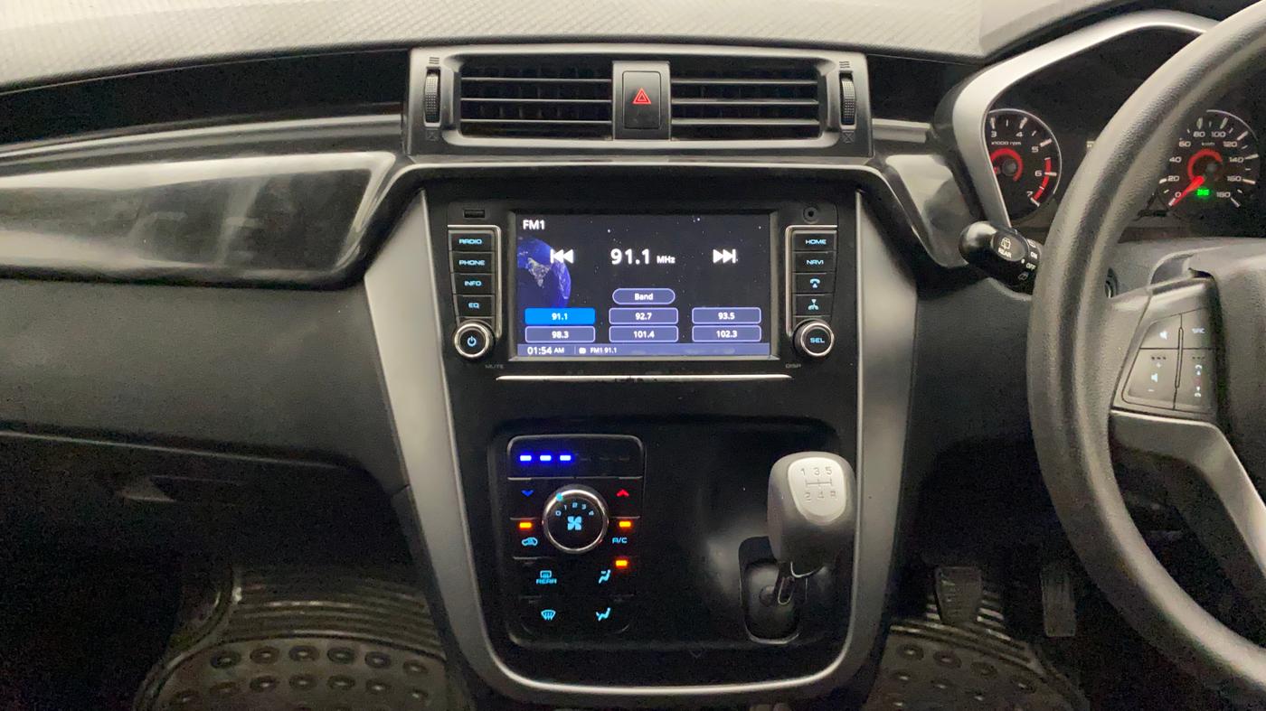 2017 Mahindra KUV 100 NXT K8 P 6 STR, Petrol, Manual, 55,425 km, Air Conditioner