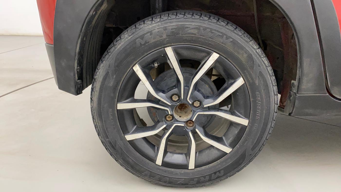 2017 Mahindra KUV 100 NXT K8 P 6 STR, Petrol, Manual, 55,425 km, Right Rear Wheel