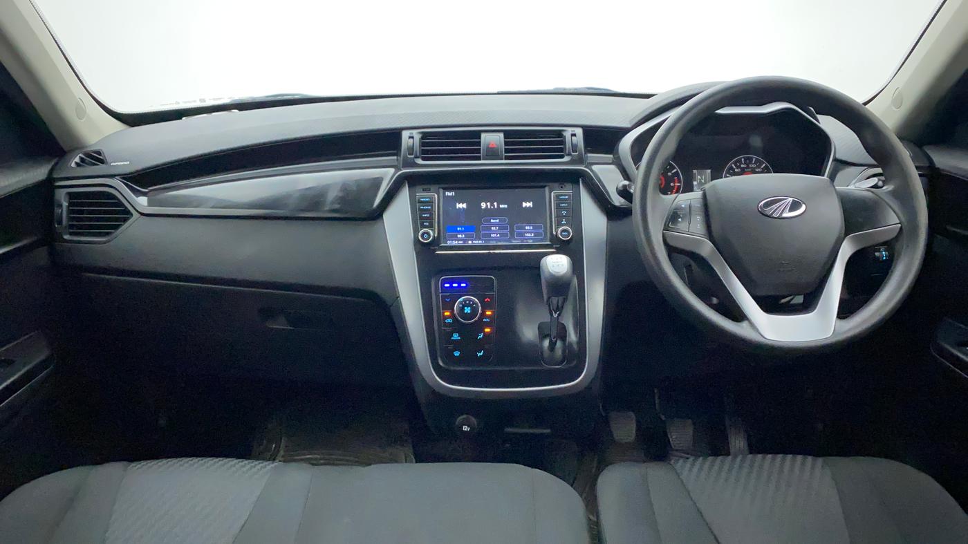 2017 Mahindra KUV 100 NXT K8 P 6 STR, Petrol, Manual, 55,425 km, Dashboard
