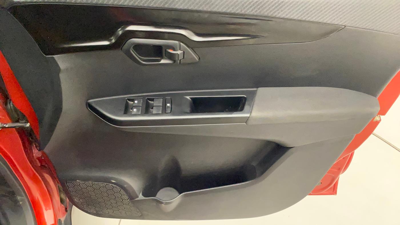 2017 Mahindra KUV 100 NXT K8 P 6 STR, Petrol, Manual, 55,425 km, Driver Side Door Panels Control