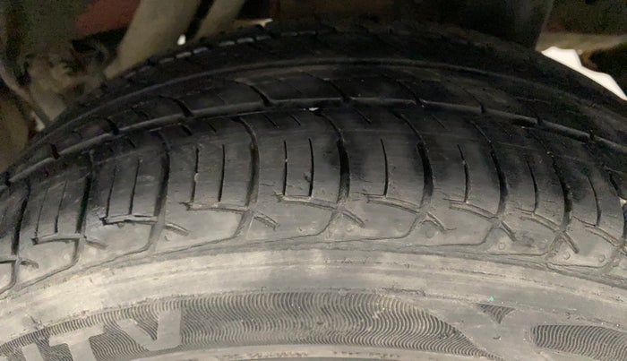2017 Mahindra KUV 100 NXT K8 P 6 STR, Petrol, Manual, 55,425 km, Left Rear Tyre Tread