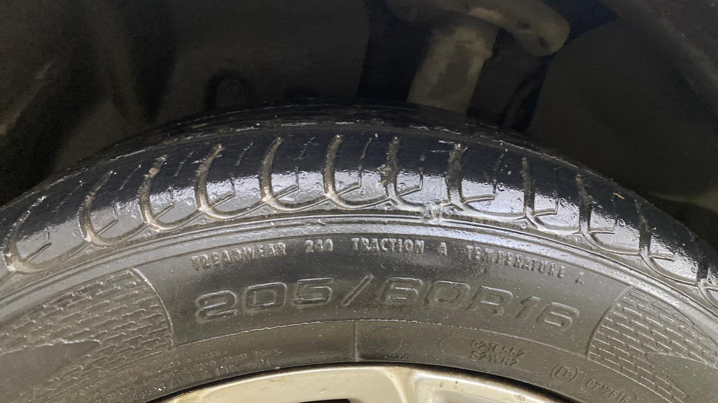 2014 Ford Ecosport TITANIUM 1.5L DIESEL, Diesel, Manual, 89,476 km, Left Front Tyre Tread