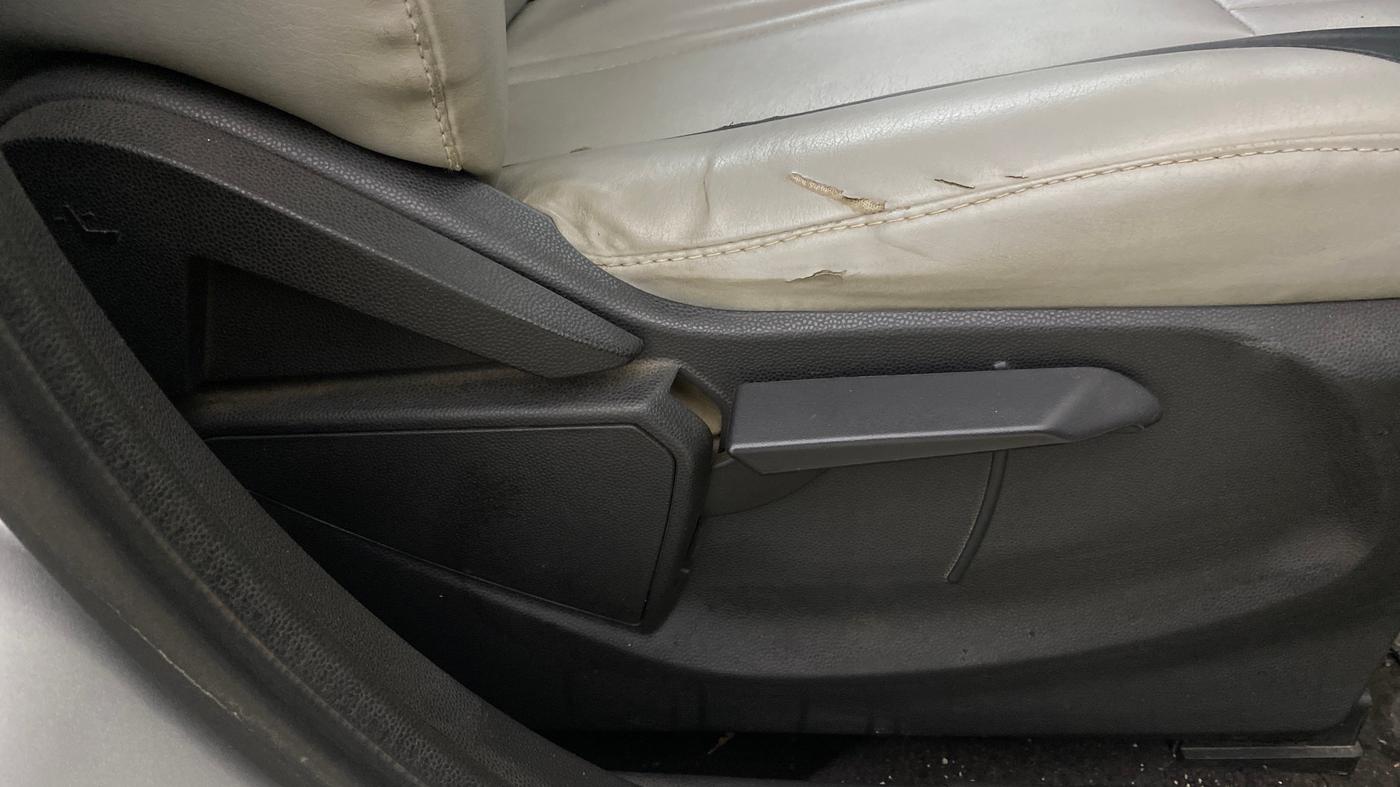 2014 Ford Ecosport TITANIUM 1.5L DIESEL, Diesel, Manual, 89,476 km, Driver Side Adjustment Panel