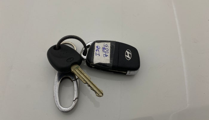 2017 Hyundai Elite i20 SPORTZ 1.2, Petrol, Manual, 42,388 km, Key Close Up