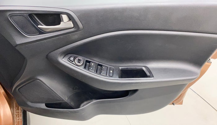 2016 Hyundai i20 Active 1.4 S, Diesel, Manual, 1,37,153 km, Driver Side Door Panels Control