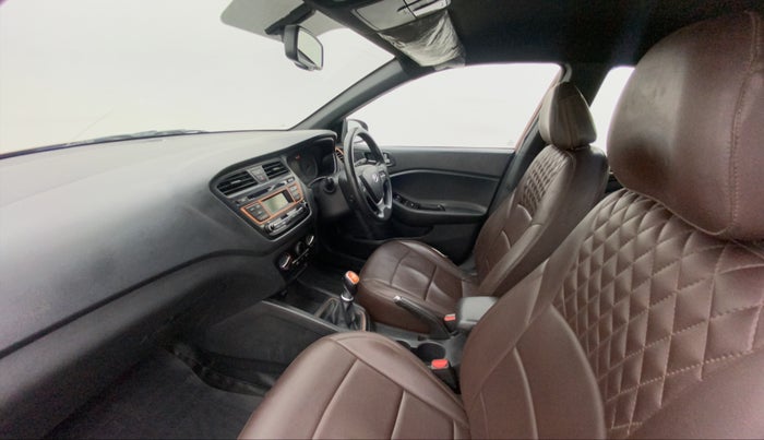 2016 Hyundai i20 Active 1.4 S, Diesel, Manual, 1,37,153 km, Right Side Front Door Cabin