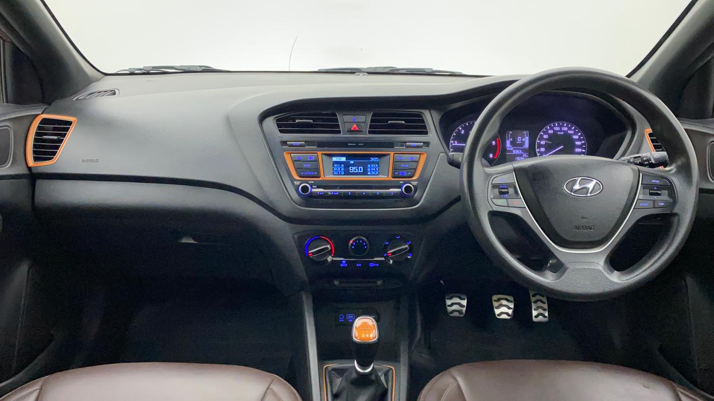 2016 Hyundai i20 Active 1.4 S, Diesel, Manual, 1,37,153 km, Dashboard