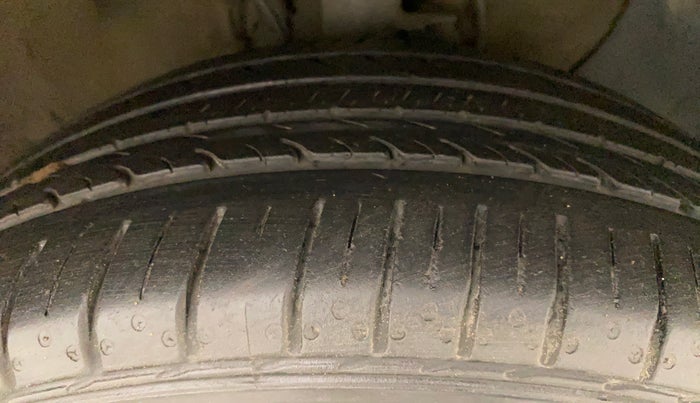 2016 Hyundai i20 Active 1.4 S, Diesel, Manual, 1,37,153 km, Right Front Tyre Tread