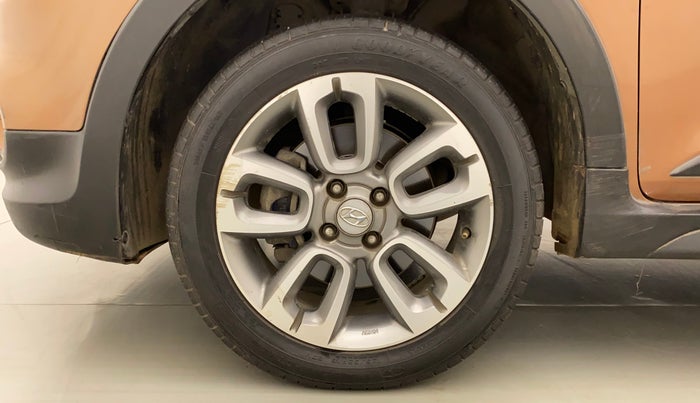 2016 Hyundai i20 Active 1.4 S, Diesel, Manual, 1,37,153 km, Left Front Wheel