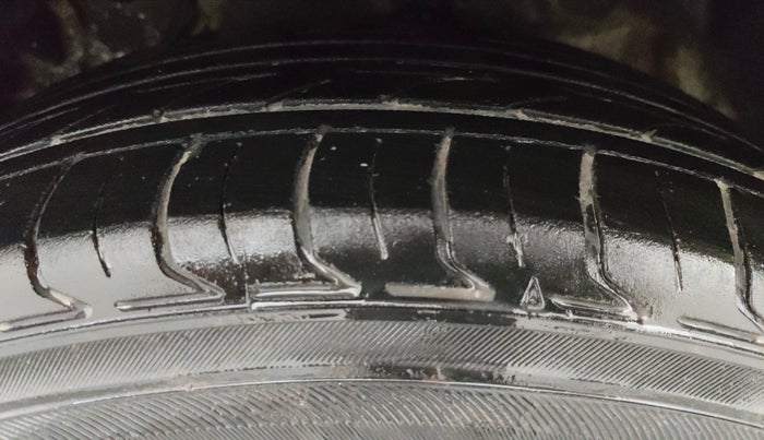 2023 Mahindra XUV300 W6 1.5 Diesel, Diesel, Manual, 95,027 km, Left Front Tyre Tread