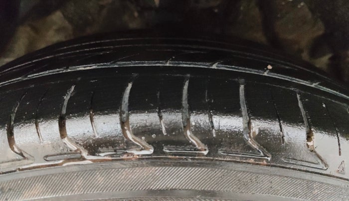 2023 Mahindra XUV300 W6 1.5 Diesel, Diesel, Manual, 95,027 km, Right Front Tyre Tread