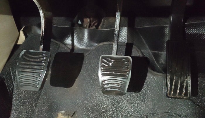 2023 Mahindra XUV300 W6 1.5 Diesel, Diesel, Manual, 95,027 km, Pedals