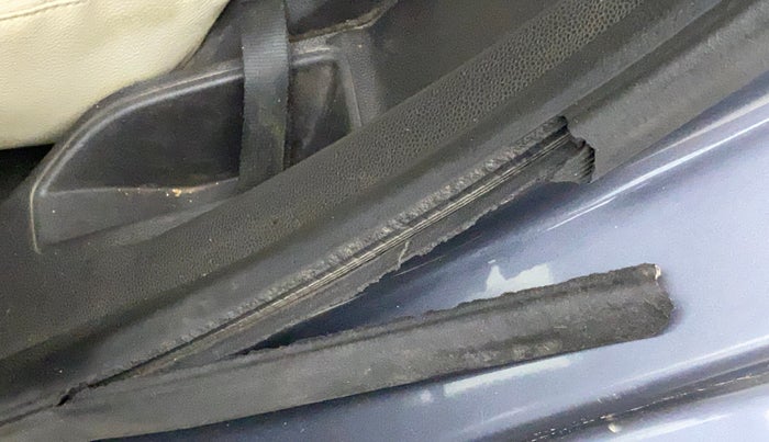 2016 Ford Ecosport TITANIUM 1.5L DIESEL, Diesel, Manual, 98,526 km, Rear left door - Beading has minor damage