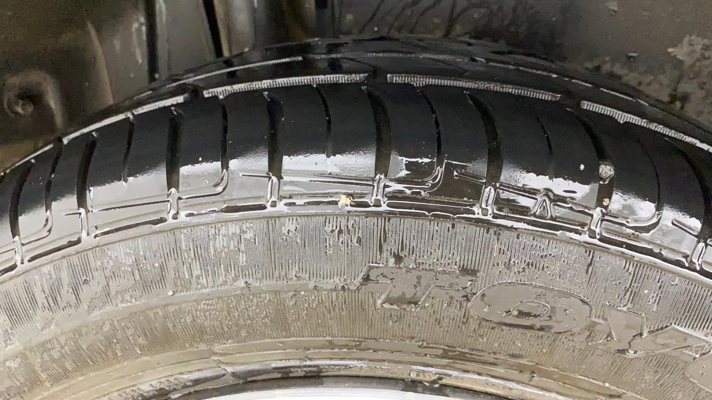 2021 Maruti Vitara Brezza LXI, CNG, Manual, 1,03,922 km, Right Rear Tyre Tread