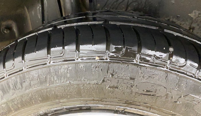 2021 Maruti Vitara Brezza LXI, CNG, Manual, 1,03,922 km, Right Rear Tyre Tread