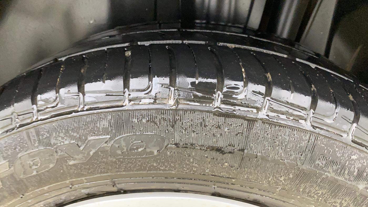 2021 Maruti Vitara Brezza LXI, CNG, Manual, 1,03,922 km, Left Rear Tyre Tread