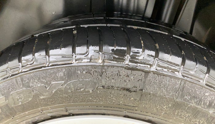 2021 Maruti Vitara Brezza LXI, CNG, Manual, 1,03,922 km, Left Rear Tyre Tread