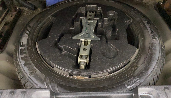 2021 Maruti Vitara Brezza LXI, CNG, Manual, 1,03,922 km, Spare Tyre