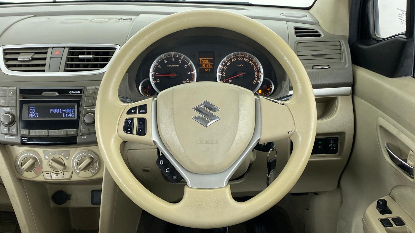 2016 Maruti Ertiga VXI ABS, Petrol, Manual, 95,122 km, Steering Wheel Close Up