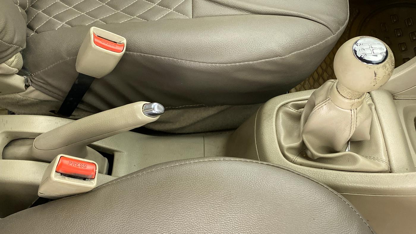 2016 Maruti Ertiga VXI ABS, Petrol, Manual, 95,122 km, Gear Lever