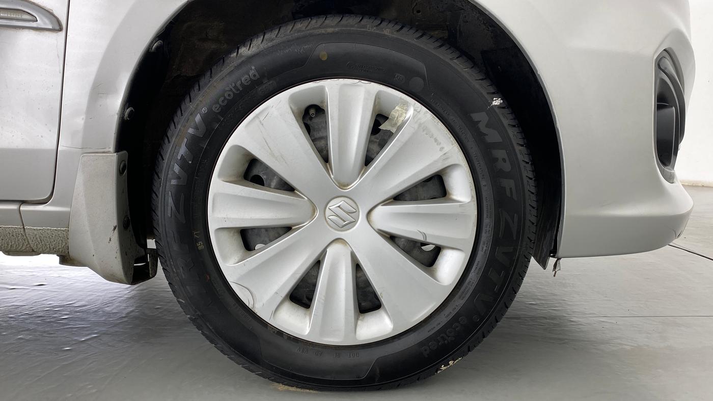 2016 Maruti Ertiga VXI ABS, Petrol, Manual, 95,122 km, Right Front Wheel