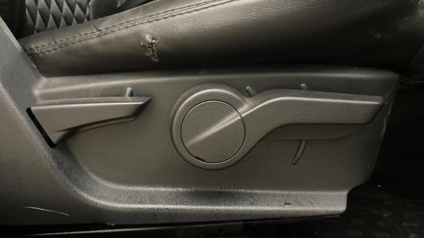 2022 Mahindra Thar LX HT PETROL 4WD MT, Petrol, Manual, 71,090 km, Driver Side Adjustment Panel
