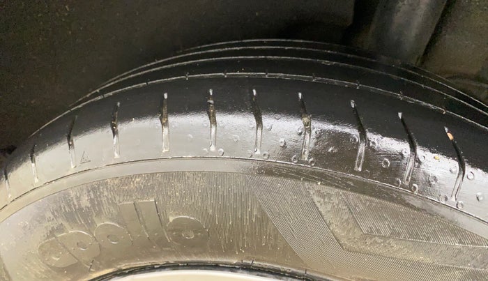 2023 KIA CARENS PRESTIGE 1.5 PETROL 7 STR, Petrol, Manual, 37,435 km, Left Rear Tyre Tread